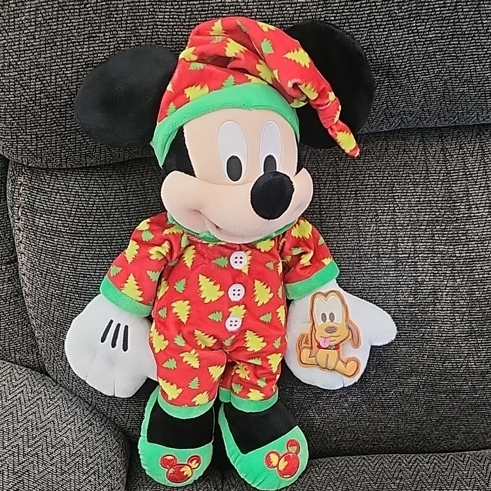 Disney Mickey and Minnie Mouse Holiday Plush Set - Red and Green - Picture 2 of 15
